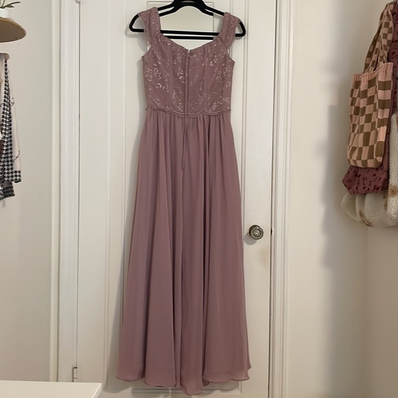 Beautiful Off-the-Shoulder Mauve Maxi Dress - Picture 4 of 6